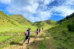 【鸡笼顶 1天1夜】打卡粤西最美高山大草原，赏无敌云海