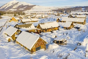 【冰雪阿勒泰8日】喀纳斯 禾木 将军山夜滑 魔鬼城 航拍冰雪北疆之旅