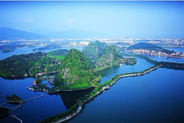 肇庆七星岩、鼎湖山、端砚文化村、崇禧塔2天