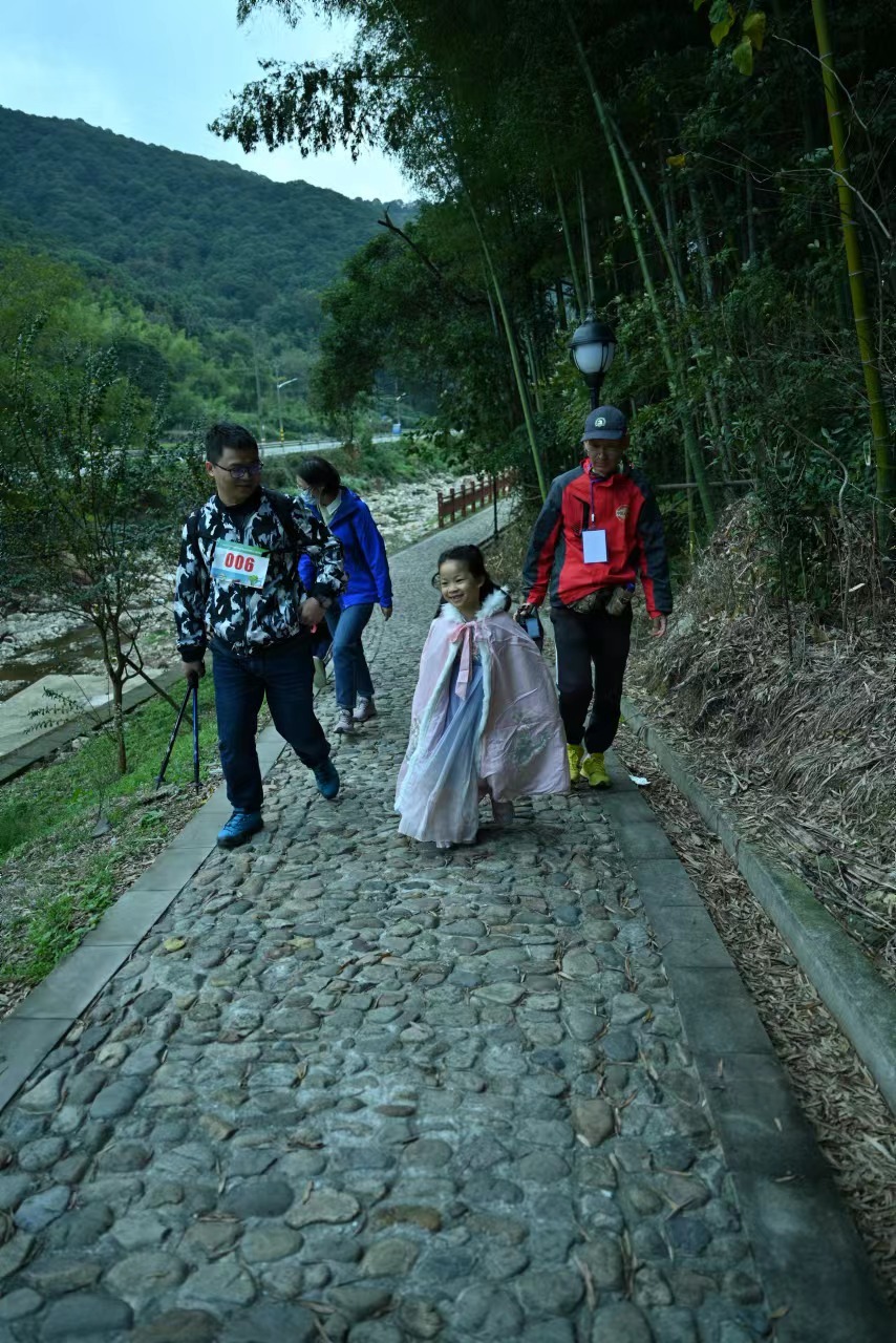 1I7AM_nWk-cWe8mjCTFRz9el8Y4ZmRbedX8XNGJqzhSN852k1jVMATAaBdmSNd_U