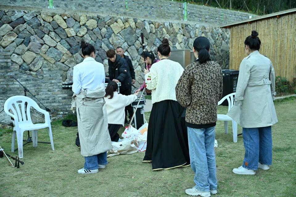 1I7AM_nWk-cWe8mjCTFRz0YPzMQwI7JKEX-ZCVcePqWBkSwWvw8_LNAlFRS7gHHz