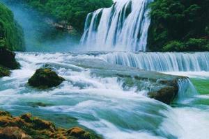 贵州山水【百里杜鹃】天天发｜黄果树瀑布-梵净山-小七孔-西江苗寨-镇远古镇