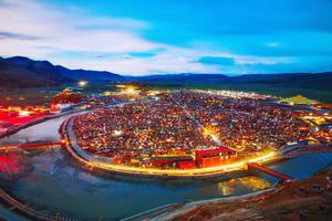 【大美色亚】探访苦修密地·走进佛国世界 —亚青寺+色达喇荣五明佛学院+丹巴甲居+四姑娘山5日之旅