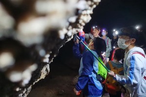 【太空鸡】12.27/28探秘神奇太空育种/孵化生命的奇迹/完成军事定向捡蛋/品尝乌鸡蛋/领养小鸡孵化任务