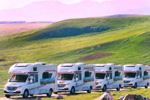 新疆【盛夏伊犁房车奇遇记8日】北疆盛夏N+1次推荐的国内颜值天花板，西域美学封神了