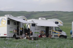 立减600/人【河西房车7日亲子】张掖-火星营地-越野车-骑骆驼-祁连山马术体验-嘉峪关-敦煌莫高窟-鸣沙山滑沙