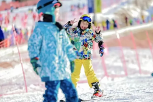 滑雪冬令营  玉龙湾滑雪5日营 （5980/人起） 超值价1比3教学 单双板任选 可进阶初级和中级可选 