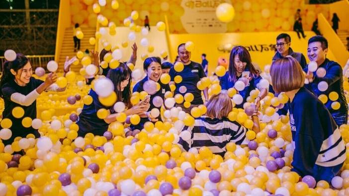 蹦床-减压主题创意式团建