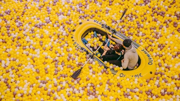 蹦床-减压主题创意式团建