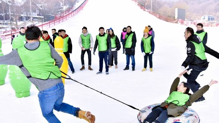 《冰雪奇缘》冰雪主题团建活动