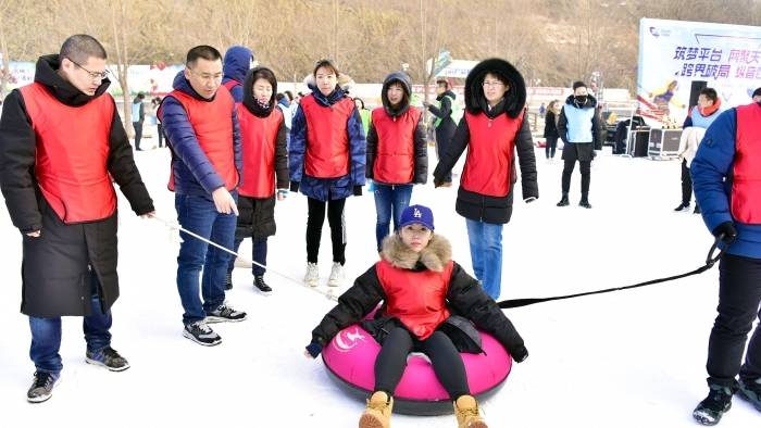 《冰雪奇缘》冰雪主题团建活动