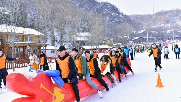 《冰雪奇缘》冰雪主题团建活动