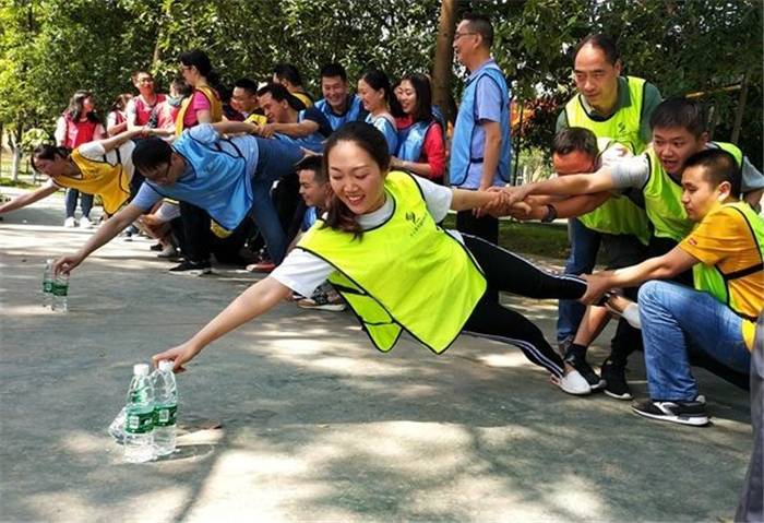拓展训练团队游戏【群龙取水】 拓展训练团队游戏【群龙取水】