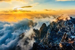 周末1日｜白石山｜赠门票の太行奇山-打卡网红“天空之境-走绝壁栈道-云雾缭绕间仿佛步入仙境