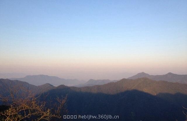 连绵群山