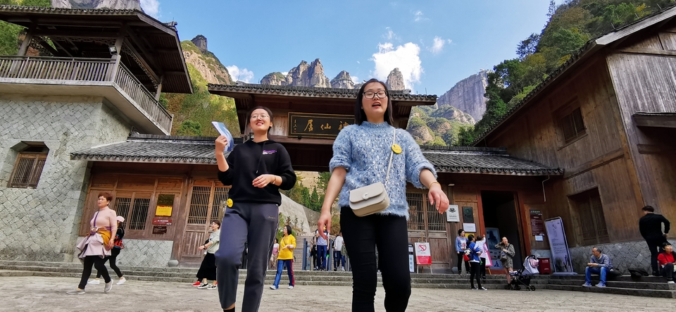 420975b9571d5c5aa355d81052fc3b0