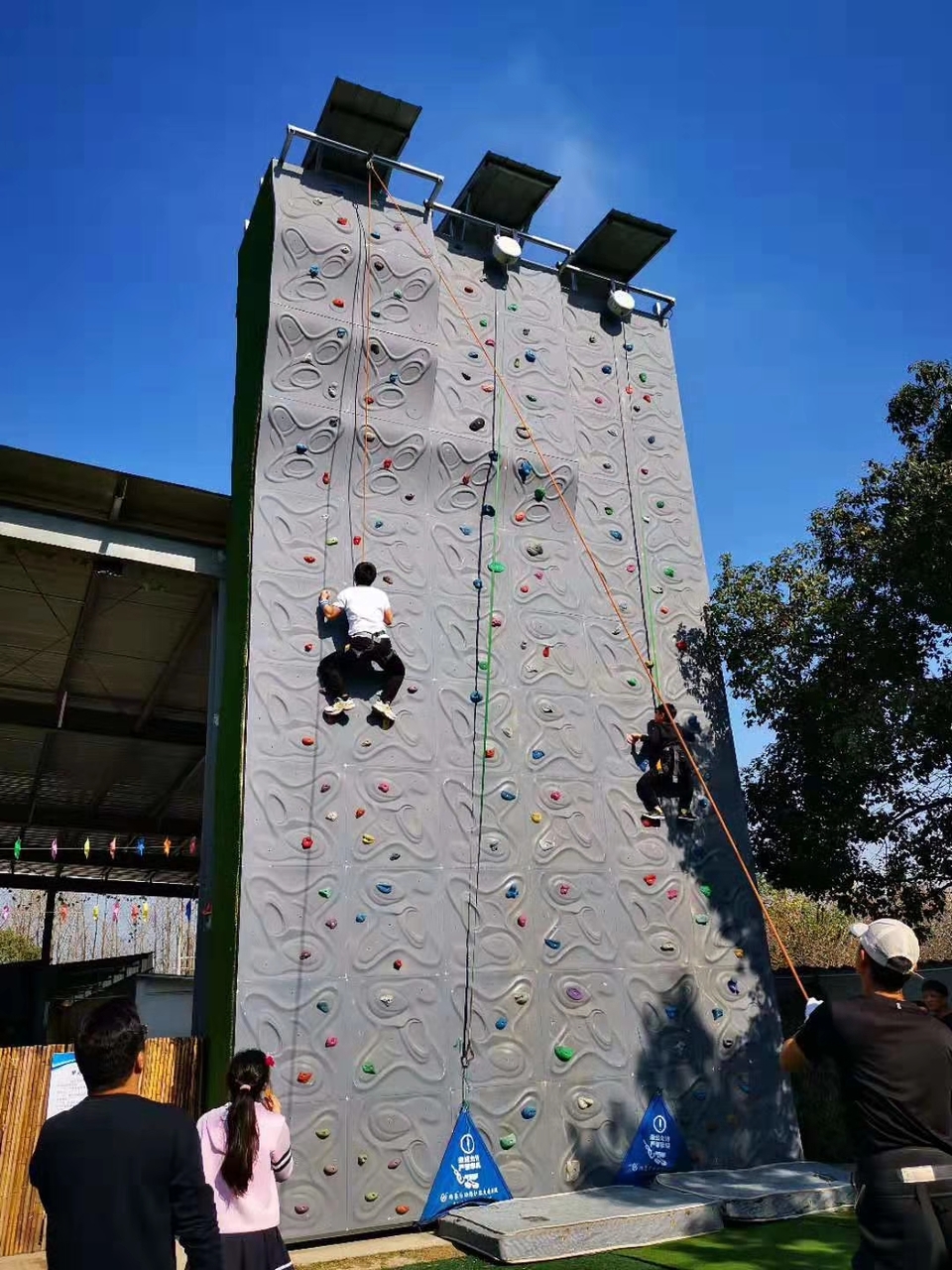 8b2c8f012d4feee420a99c11f43958d