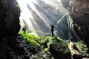 盗墓笔记||6.19 清凉探洞，避暑探险！“盗墓笔记”真实版——纪龙山速降，探洞！