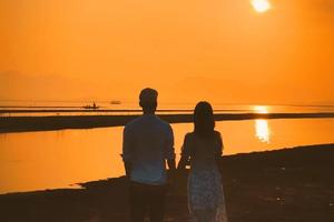 周六&假期【美拍盐洲岛】入住一线海景房，无边泳池、沙滩烧烤、彩石滩看日落、潮玩浆板、帆船出海、海边赶海