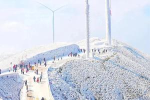 冰雪天气必发【特惠299元起·冰雪奇景】行摄南方两大雪乡皇后山+云冰山，观云海秘境、赏雾淞、看冰挂、泡汤泉2天游