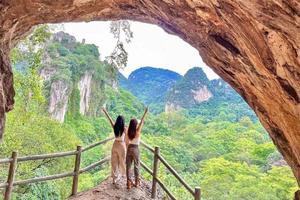 4.4-6成行【柳州+黄姚3天】广西龙城柳州嗦粉，鹿寨喀斯特奇观，梧州骑楼城，千年黄姚古镇3日休闲之旅