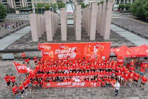 包子配劲酒     越喝越有