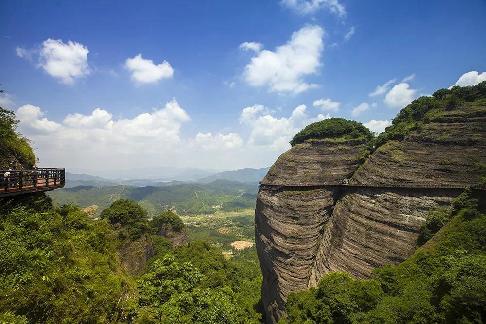 (37)【特惠458元】最美龙南虔心小镇，行摄关西围屋，攀龙南武当山，玩转全景玻璃桥~-户外活动图-驼铃网