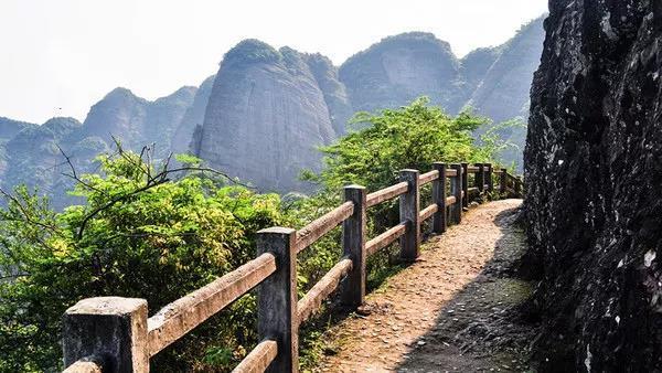 (36)【特惠458元】最美龙南虔心小镇，行摄关西围屋，攀龙南武当山，玩转全景玻璃桥~-户外活动图-驼铃网