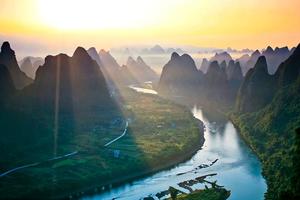 元旦节【黄姚古镇+阳朔深度游三天】 漓江徒步 竹筏游 爬老寨山俯瞰着漓江全景 逛兴坪古镇 西街 遇龙河骑行