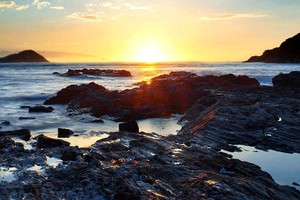 特价79元起惠东最美海岸—黑排角穿越徒步 捡贝壳 一起去看海  天空之镜 休闲徒步一天