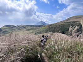 周四/周六/周日特价89元起穿越广东小武功山大南山徒步 观云海 看高山芦苇草原  邂逅最美高山草甸