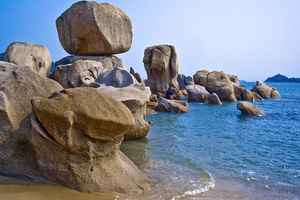 【周六/周日出发】特价99元起【惠东海螺角】海螺角海岸线捡海螺，赏巨石阵，最美浅海戏水一天