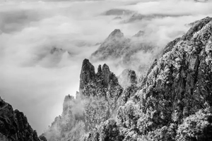 元旦/周末特价298元【冰雪莽山2天】 漫步悬空栈道、观莽山云海冰挂雾凇、行摄最美碧水丹霞高椅岭、夜游裕后街