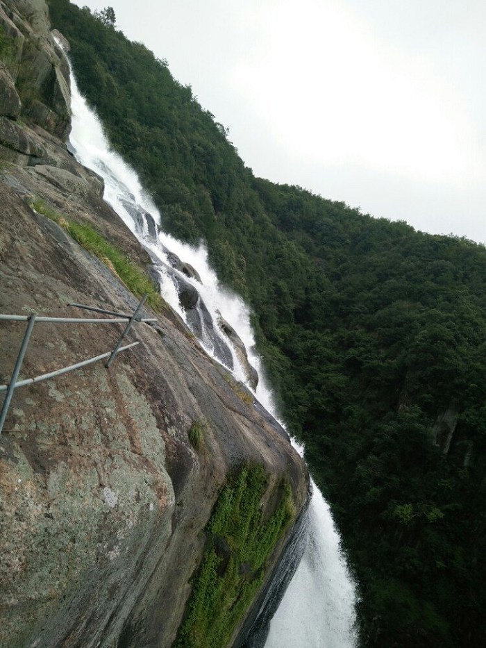 http://img.saihuitong.com/3303/img/142215/large/15654f38948.jpg-w1030
