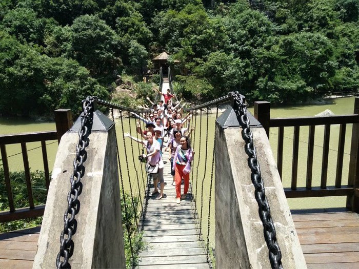 http://img.saihuitong.com/3303/img/142215/large/15654f38f71.jpg-w1030