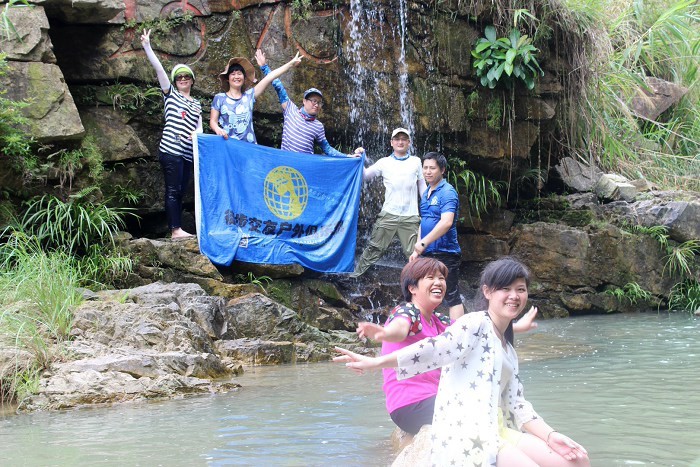 http://img.saihuitong.com/3303/img/142215/middle/156748d6c36.jpg-w930