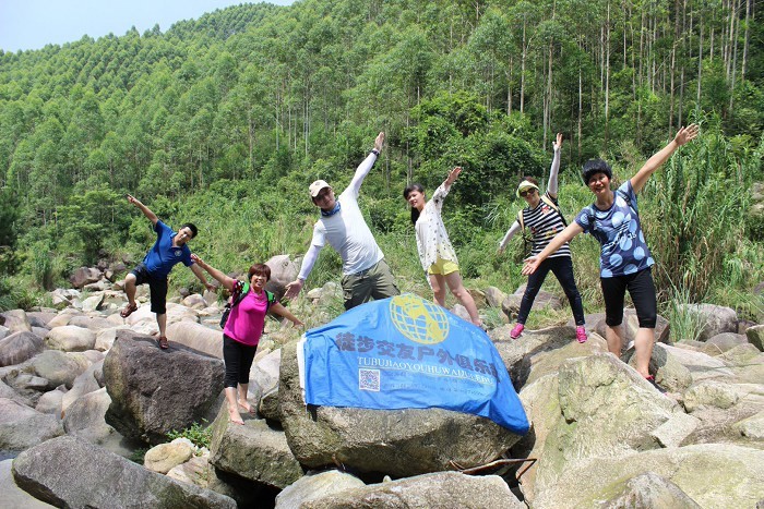 http://img.saihuitong.com/3303/img/142215/middle/156748d70a9.jpg-w930