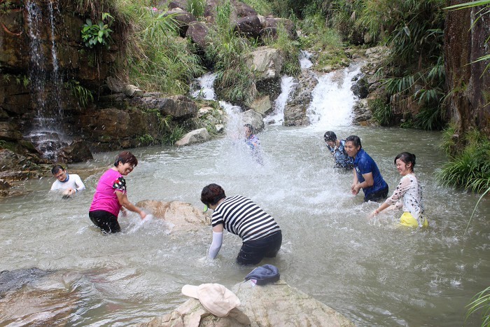 http://img.saihuitong.com/3303/img/142215/middle/156748d797b.jpg-w930