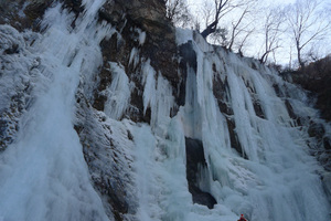 2018.1.27为祝贺年会圆满成功特惠一日 黑三岔休闲赏冰瀑布50元