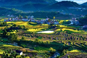 3月18-19日 凤堰梯田 田园乡村古梯田 后柳水乡 雁山瀑布+户外礼品2日游 住宿一正一早餐298元