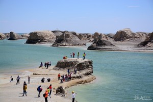 10月9日—26日  环游全景南疆+穿越柴达木+记录胡杨林+探秘河西走廊+户外礼物 经典18天 3680元