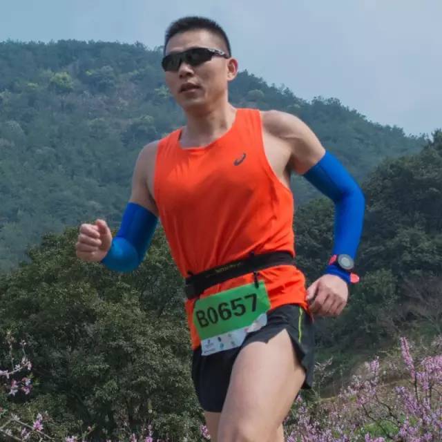 罗聪挺 个人风采照_副本.jpg