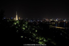 西湖群山夜景
