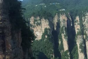 张家界百龙电梯即景