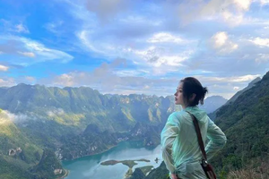 【2月18-23日】魅力广西，打卡张馨予同款浩坤湖-德天瀑布-天坑-三门海-桂林，6日游2+1豪华大巴