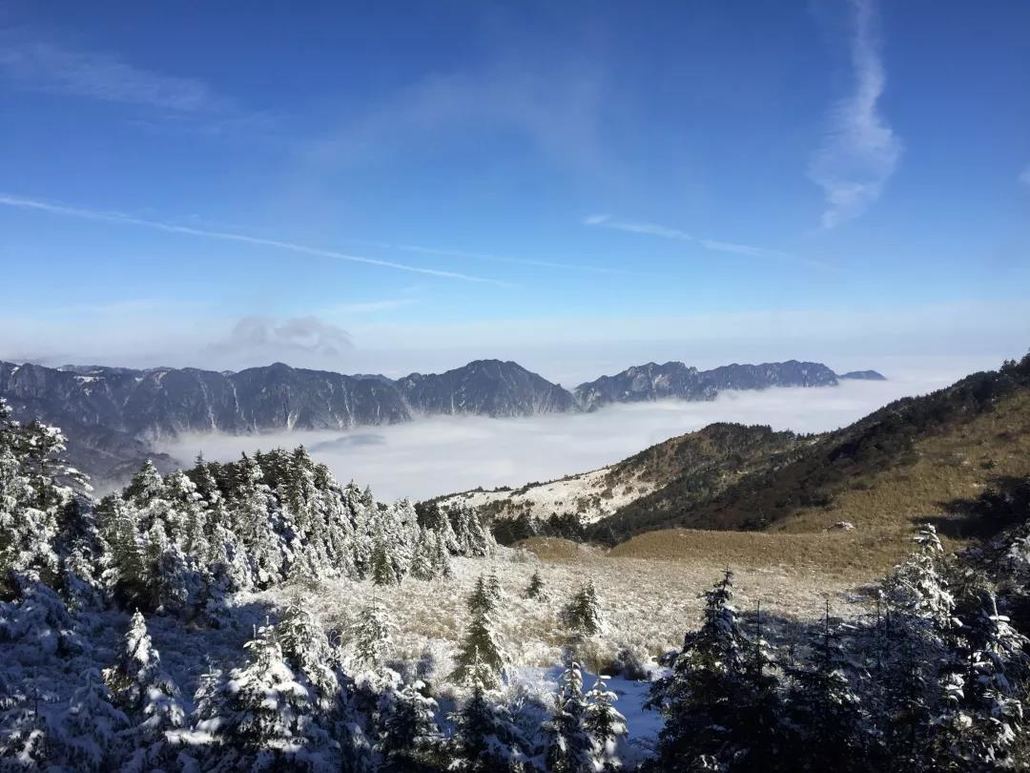 【全天滑雪 游玩神龙架景区】12月4-6日特价498元,神农架国际雪场