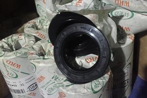 仿进口油封/15*26*7-15*32*7