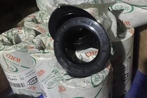 仿进口油封/18*38*7-19*35*8