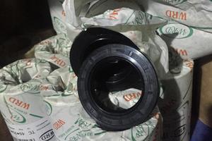 仿进口油封/30*52*12-30*60*7