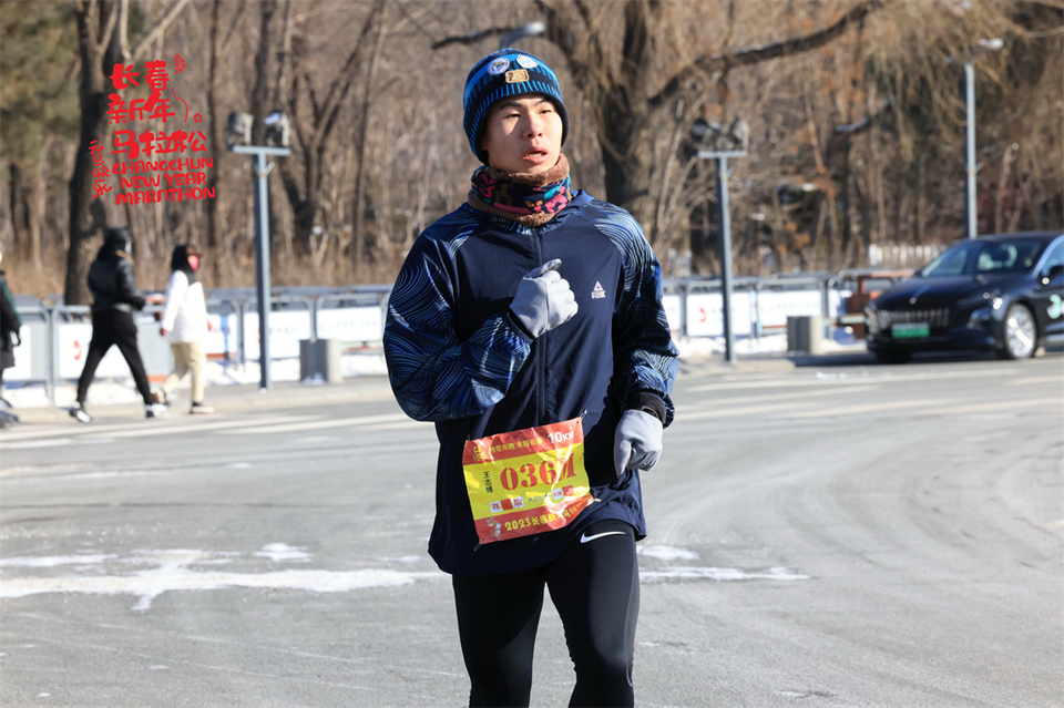 751A1553_调整大小